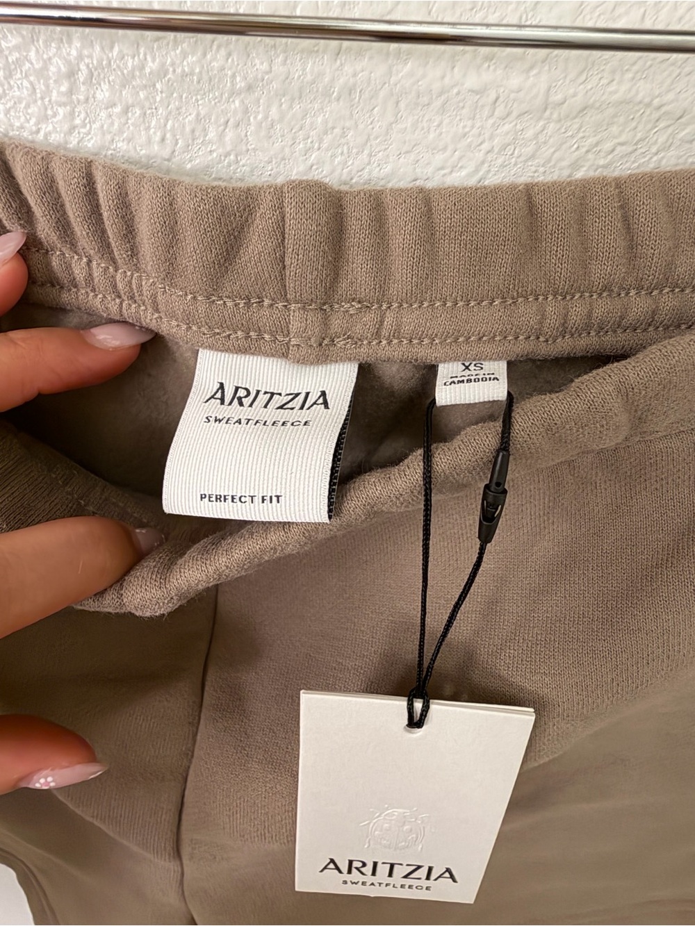 Aritzia Cozy Sweatfleece Short - Picture 4 of 7